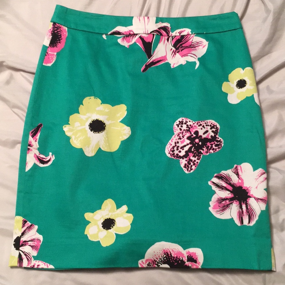 J.Crew Floral Pencil Skirt P2 Green 🌸🌼